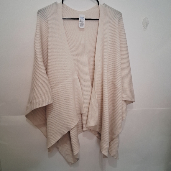 🧣Time and Tru Women's Beige Poncho Sweater - Picture 1 of 6